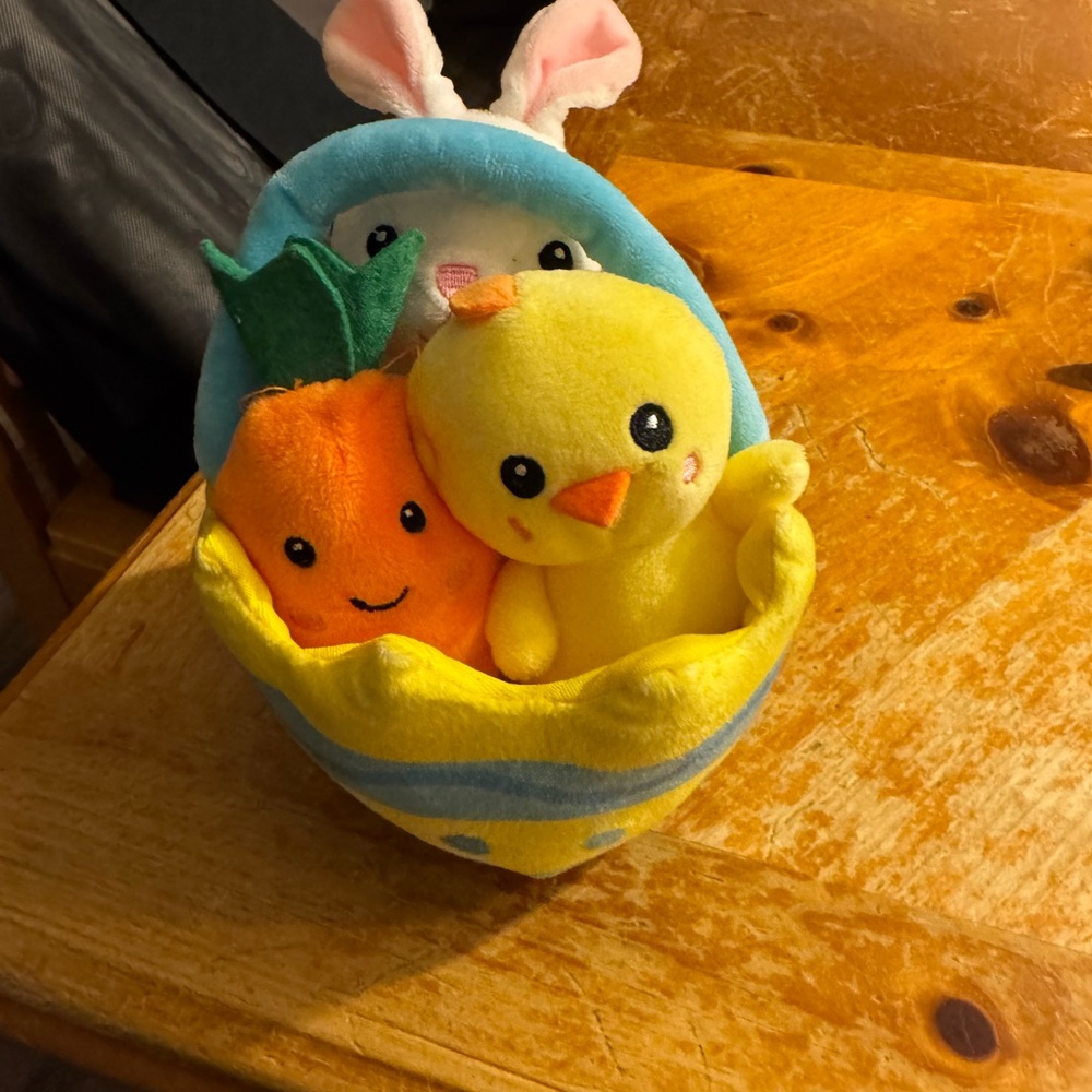 Adorable plush Easter basket - cute and fun